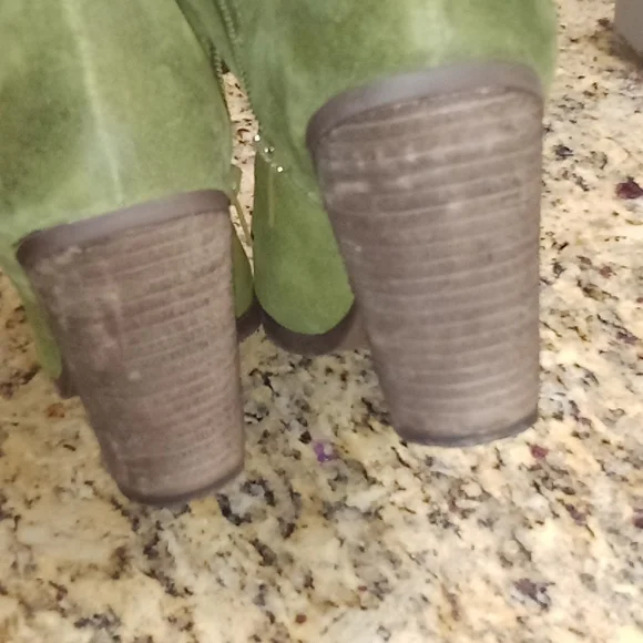 Vince Camuto green booties - Picture 7 of 9
